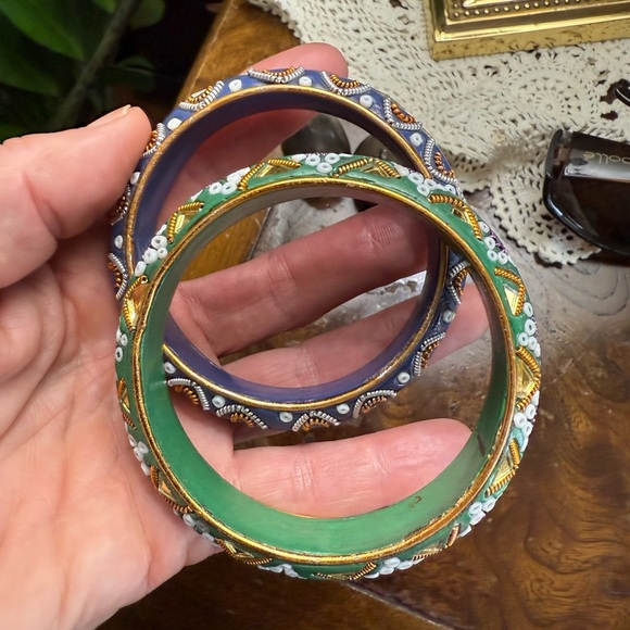 Ladies hand beaded bracelets made in India, very colorful very good condition - Picture 3 of 6